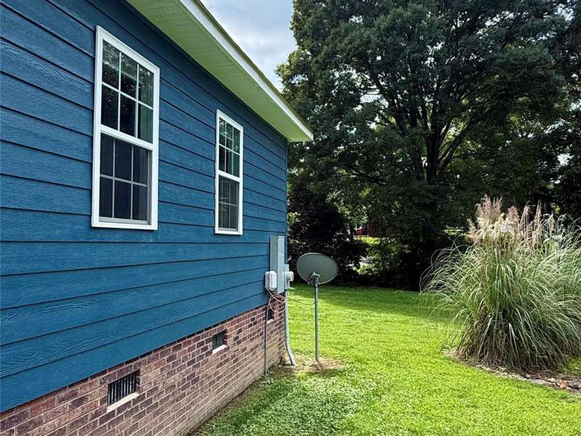 921 Long Street Extension, Oakboro, NC 28129.  MLS# CAR4311497, YatesRealty ID 8409. 