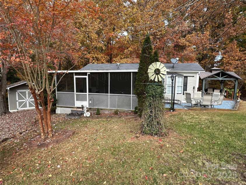 124 Hummingbird Circle, New London, NC 25127.  MLS# CAR4320596, YatesRealty ID 841. 