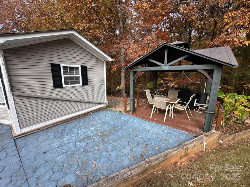124 Hummingbird Circle, New London, NC 25127.  MLS# CAR4320596, YatesRealty ID 841. 