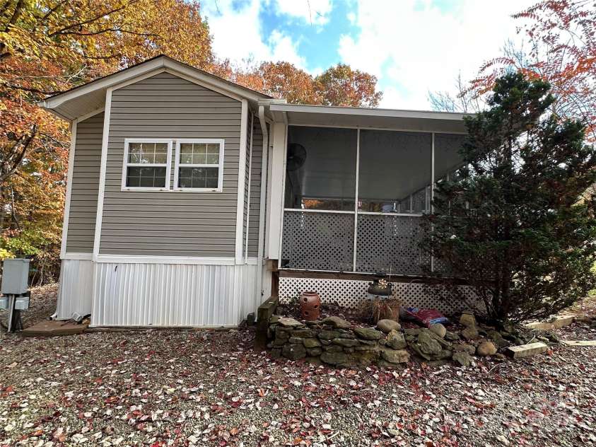 124 Hummingbird Circle, New London, NC 25127.  MLS# CAR4320596, YatesRealty ID 841. 