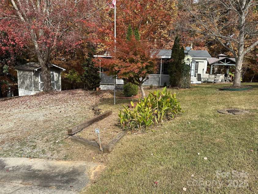 124 Hummingbird Circle, New London, NC 25127.  MLS# CAR4320596, YatesRealty ID 841. 