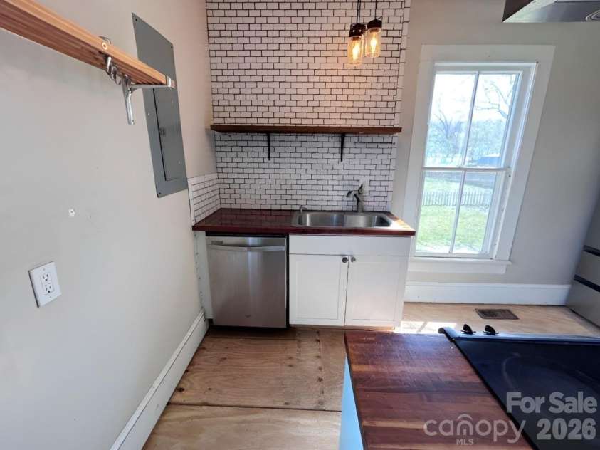 202 Central Avenue, Catawba, NC 28609.  MLS# CAR4359064, YatesRealty ID 8410. 