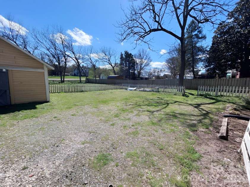 202 Central Avenue, Catawba, NC 28609.  MLS# CAR4359064, YatesRealty ID 8410. 