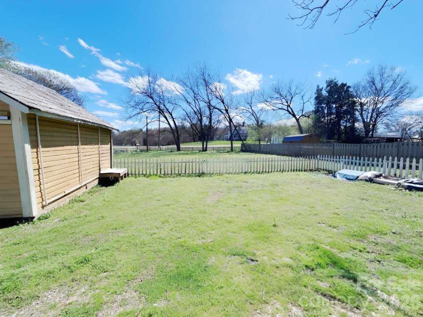 202 Central Avenue, Catawba, NC 28609.  MLS# CAR4359064, YatesRealty ID 8410. 
