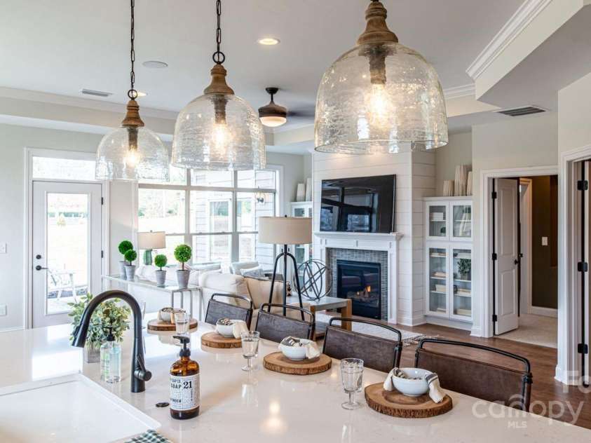 132 Alenda Lux Circle, Mooresville, NC 28115.  MLS# CAR4158468, YatesRealty ID 8411. Kitchen