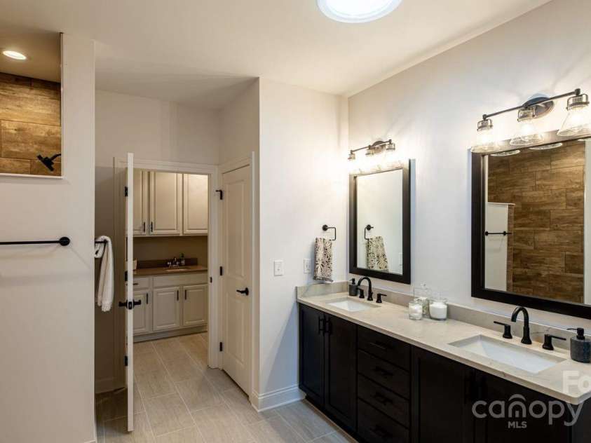 132 Alenda Lux Circle, Mooresville, NC 28115.  MLS# CAR4158468, YatesRealty ID 8411. Primary Bath