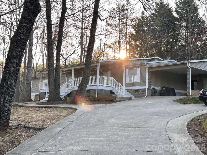 626 Lukes Loop, Marion, NC 28752.  MLS# CAR4360420, YatesRealty ID 8411. 