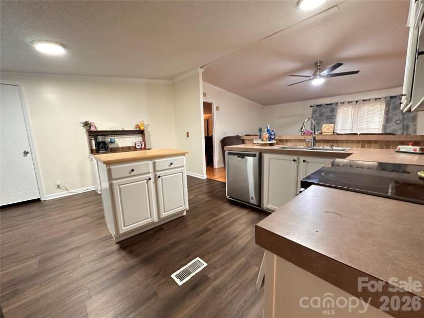 626 Lukes Loop, Marion, NC 28752.  MLS# CAR4360420, YatesRealty ID 8411. 