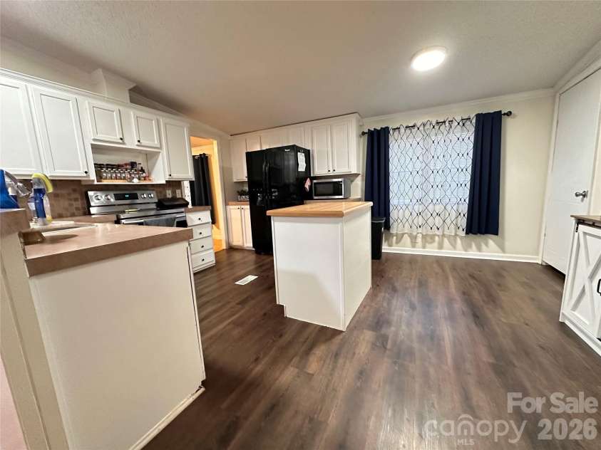 626 Lukes Loop, Marion, NC 28752.  MLS# CAR4360420, YatesRealty ID 8411. 
