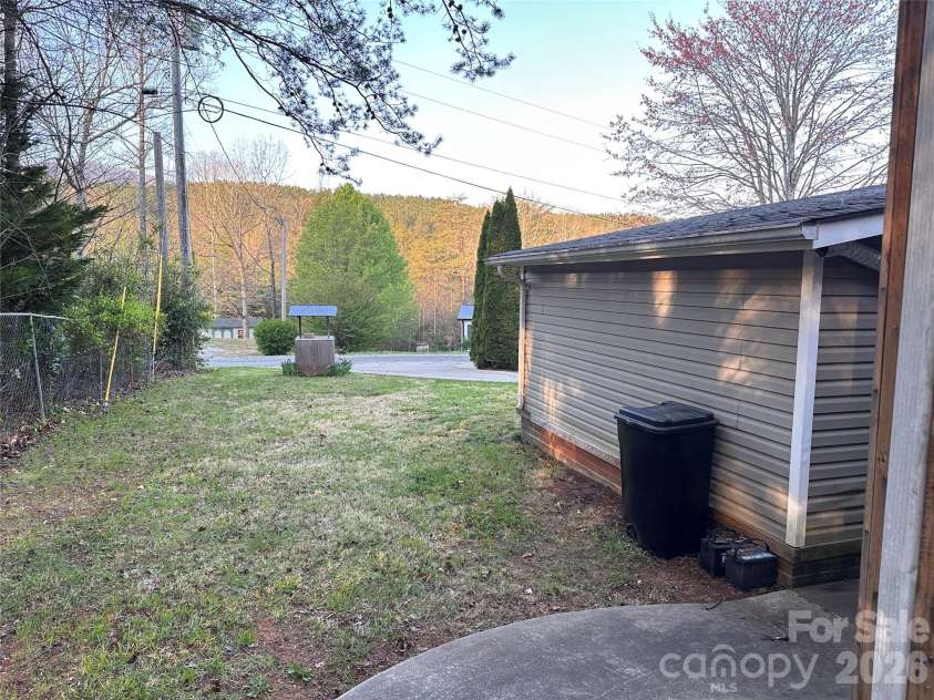 626 Lukes Loop, Marion, NC 28752.  MLS# CAR4360420, YatesRealty ID 8411. 