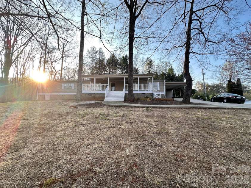 626 Lukes Loop, Marion, NC 28752.  MLS# CAR4360420, YatesRealty ID 8411. 