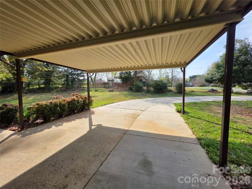 217 Park Road, Mount Holly, NC 28120.  MLS# CAR4360261, YatesRealty ID 8412. 