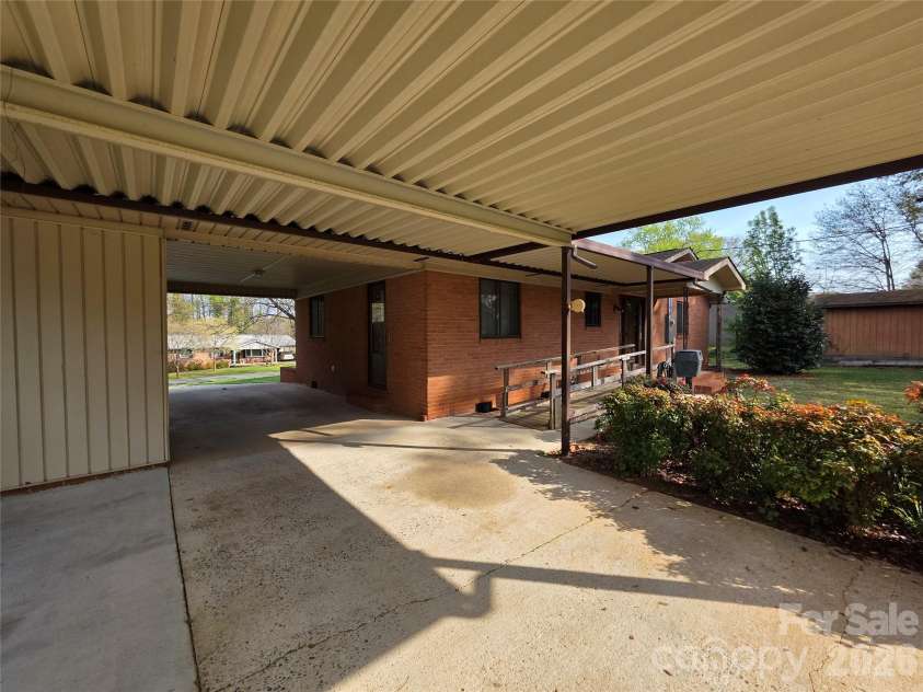 217 Park Road, Mount Holly, NC 28120.  MLS# CAR4360261, YatesRealty ID 8412. 