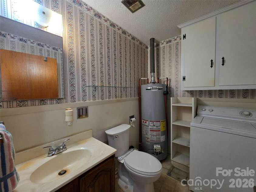 217 Park Road, Mount Holly, NC 28120.  MLS# CAR4360261, YatesRealty ID 8412. 