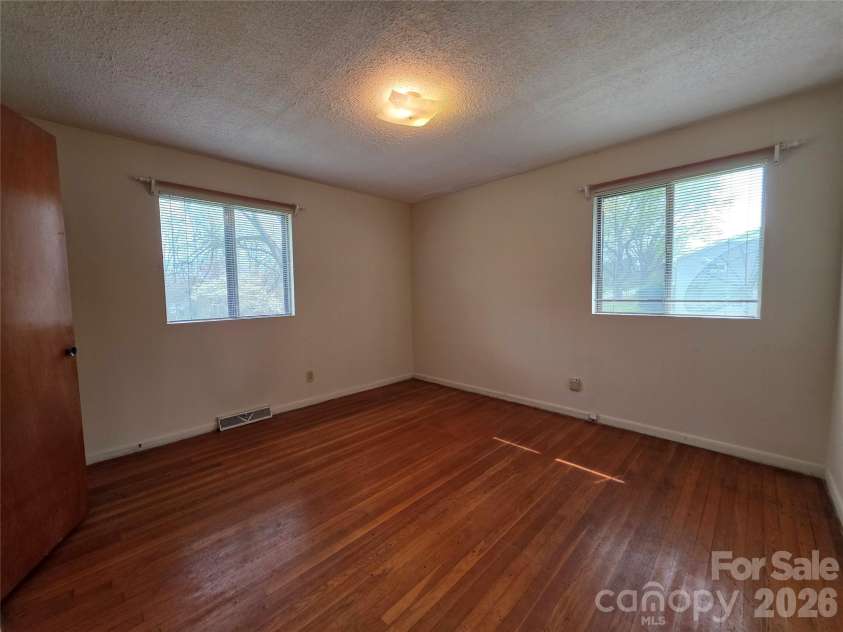 217 Park Road, Mount Holly, NC 28120.  MLS# CAR4360261, YatesRealty ID 8412. 