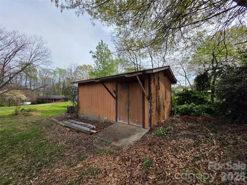 217 Park Road, Mount Holly, NC 28120.  MLS# CAR4360261, YatesRealty ID 8412. 