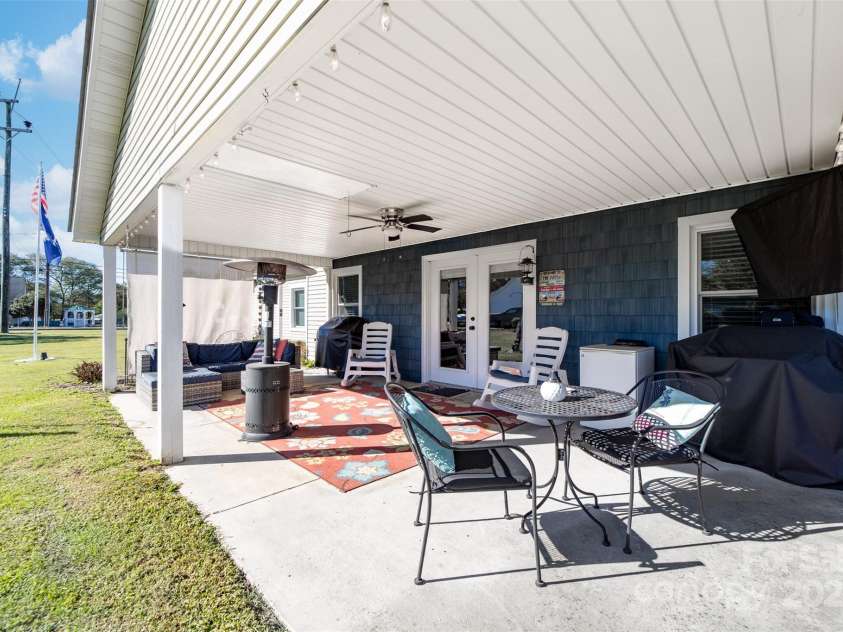 303 Knox Street, Clover, SC 29710.  MLS# CAR4207332, YatesRealty ID 8412. 