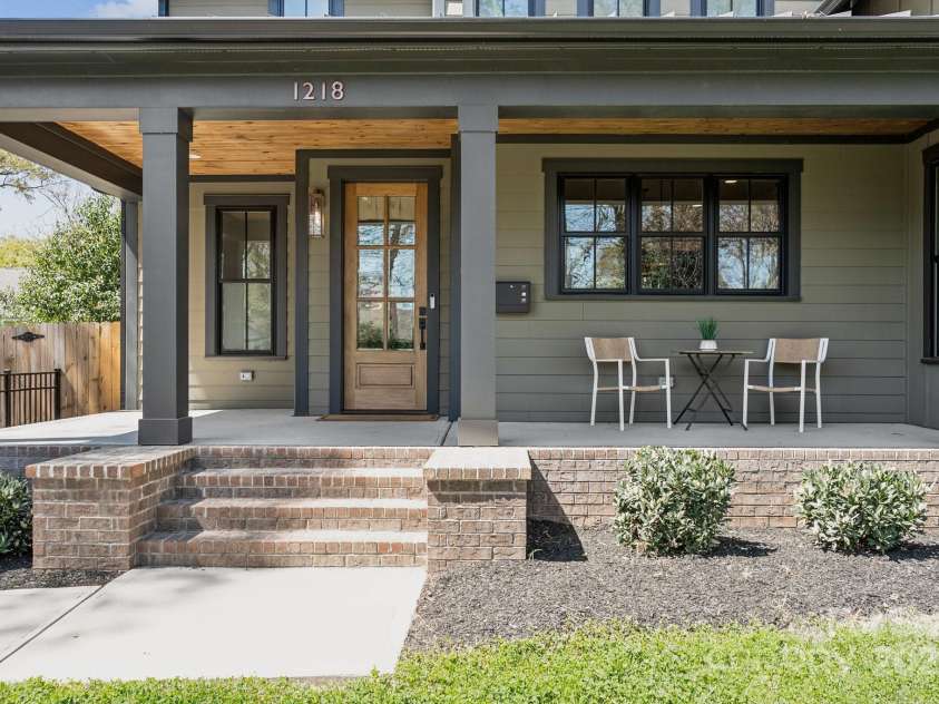 1218 Karendale Avenue, Charlotte, NC 28208.  MLS# CAR4239159, YatesRealty ID 8413. 