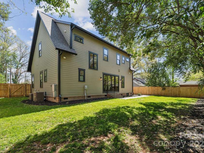1218 Karendale Avenue, Charlotte, NC 28208.  MLS# CAR4239159, YatesRealty ID 8413. 