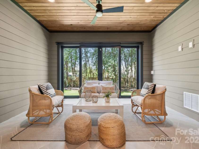 1218 Karendale Avenue, Charlotte, NC 28208.  MLS# CAR4239159, YatesRealty ID 8413. 