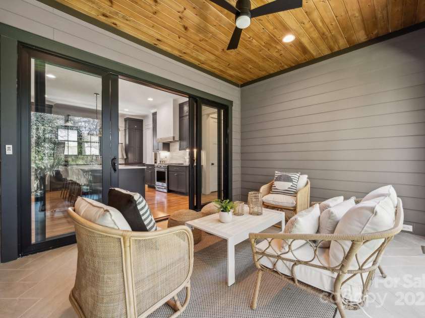 1218 Karendale Avenue, Charlotte, NC 28208.  MLS# CAR4239159, YatesRealty ID 8413. 