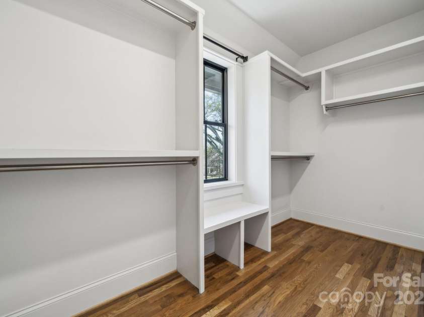1218 Karendale Avenue, Charlotte, NC 28208.  MLS# CAR4239159, YatesRealty ID 8413. Primary Closet