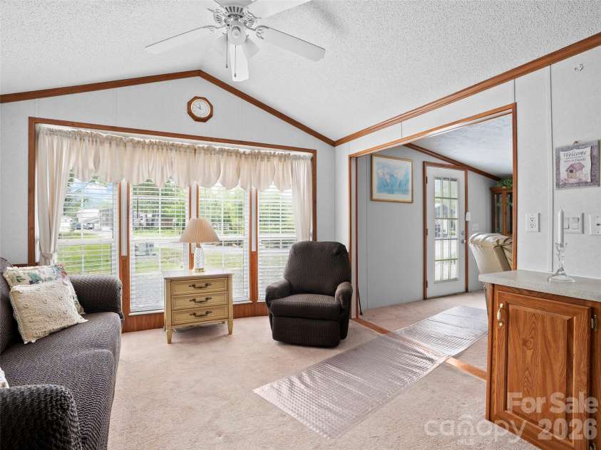 43 Pike Point, Waynesville, NC 28785.  MLS# CAR4399210, YatesRealty ID 8414. 