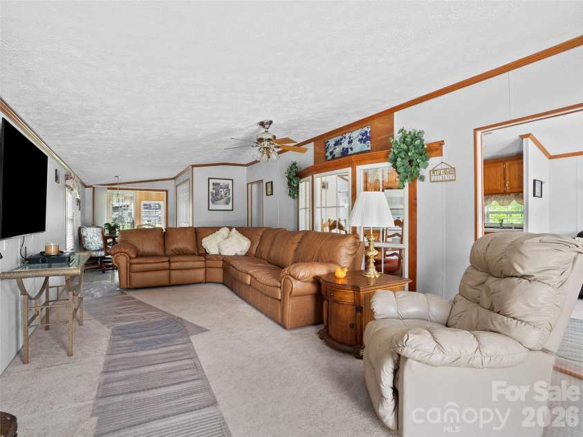 43 Pike Point, Waynesville, NC 28785.  MLS# CAR4399210, YatesRealty ID 8414. 