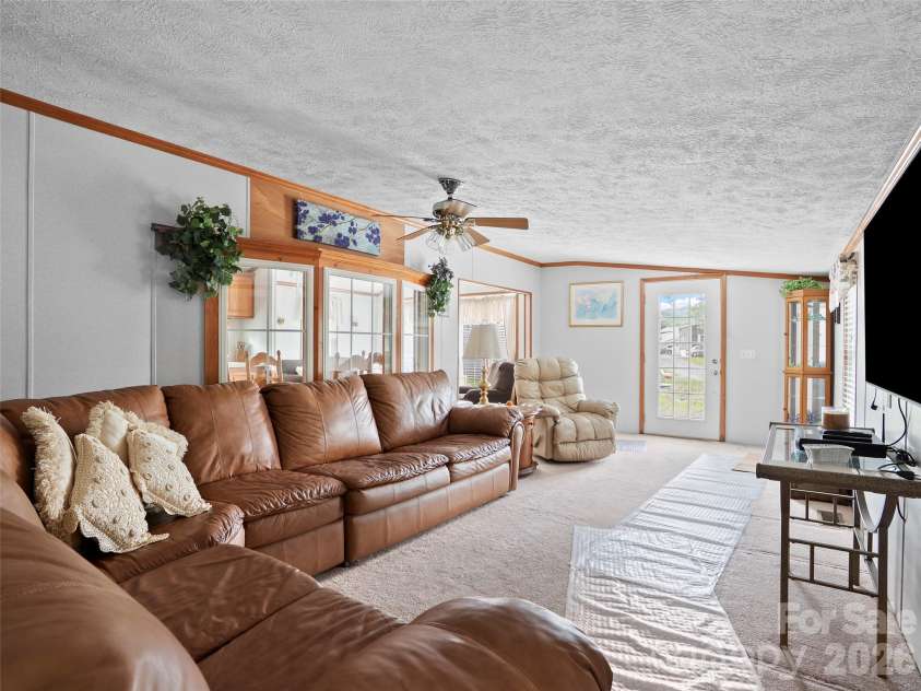 43 Pike Point, Waynesville, NC 28785.  MLS# CAR4399210, YatesRealty ID 8414. 