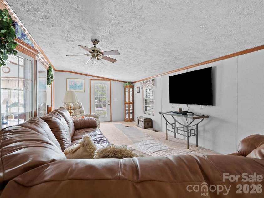 43 Pike Point, Waynesville, NC 28785.  MLS# CAR4399210, YatesRealty ID 8414. 