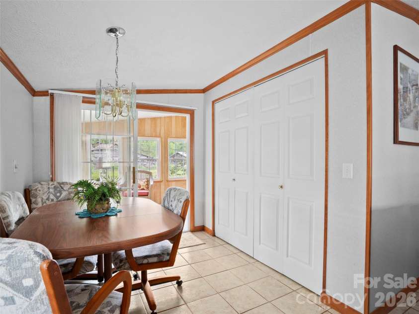 43 Pike Point, Waynesville, NC 28785.  MLS# CAR4399210, YatesRealty ID 8414. 