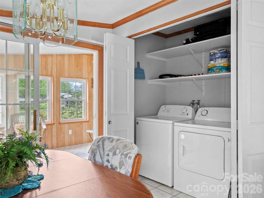 43 Pike Point, Waynesville, NC 28785.  MLS# CAR4399210, YatesRealty ID 8414. 