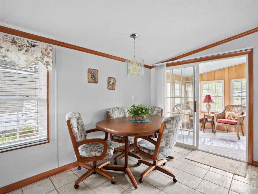 43 Pike Point, Waynesville, NC 28785.  MLS# CAR4399210, YatesRealty ID 8414. 