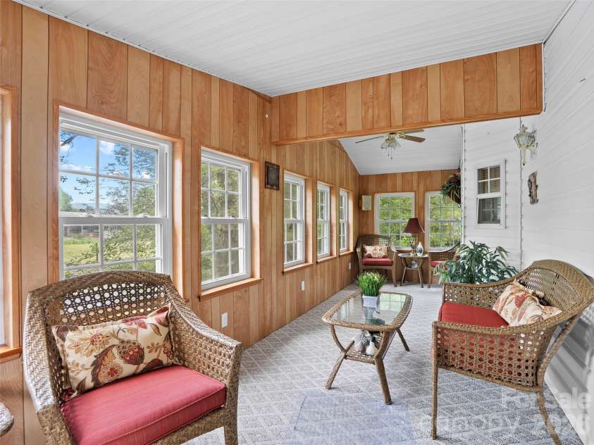 43 Pike Point, Waynesville, NC 28785.  MLS# CAR4399210, YatesRealty ID 8414. 