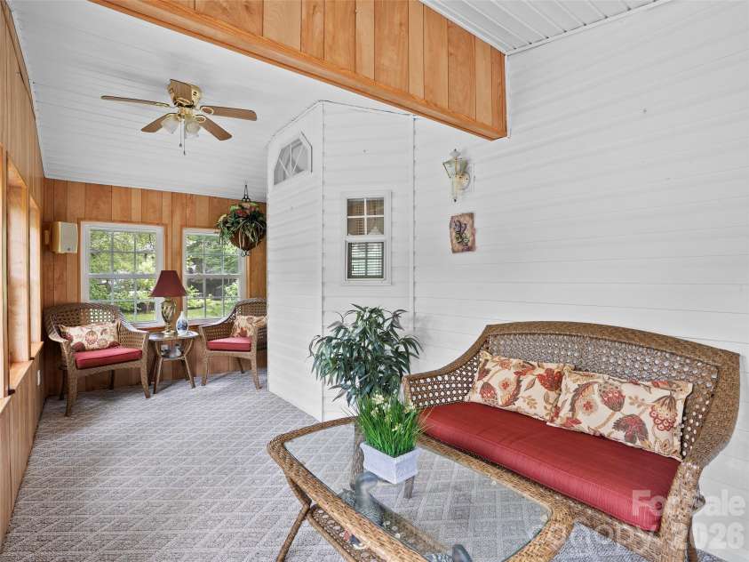 43 Pike Point, Waynesville, NC 28785.  MLS# CAR4399210, YatesRealty ID 8414. 