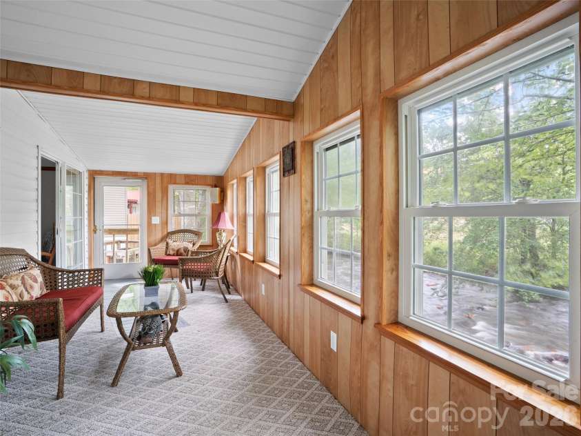43 Pike Point, Waynesville, NC 28785.  MLS# CAR4399210, YatesRealty ID 8414. 