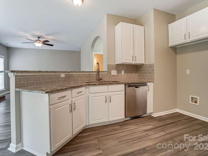 12332 Ridge Cove Circle, Charlotte, NC 28273.  MLS# CAR4230545, YatesRealty ID 8415. 