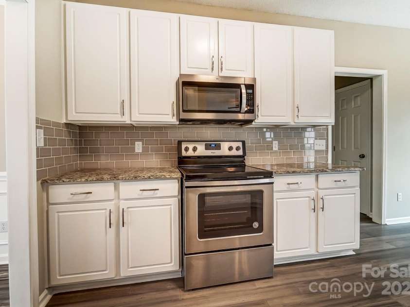 12332 Ridge Cove Circle, Charlotte, NC 28273.  MLS# CAR4230545, YatesRealty ID 8415. 