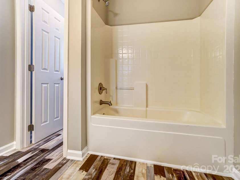 12332 Ridge Cove Circle, Charlotte, NC 28273.  MLS# CAR4230545, YatesRealty ID 8415. 