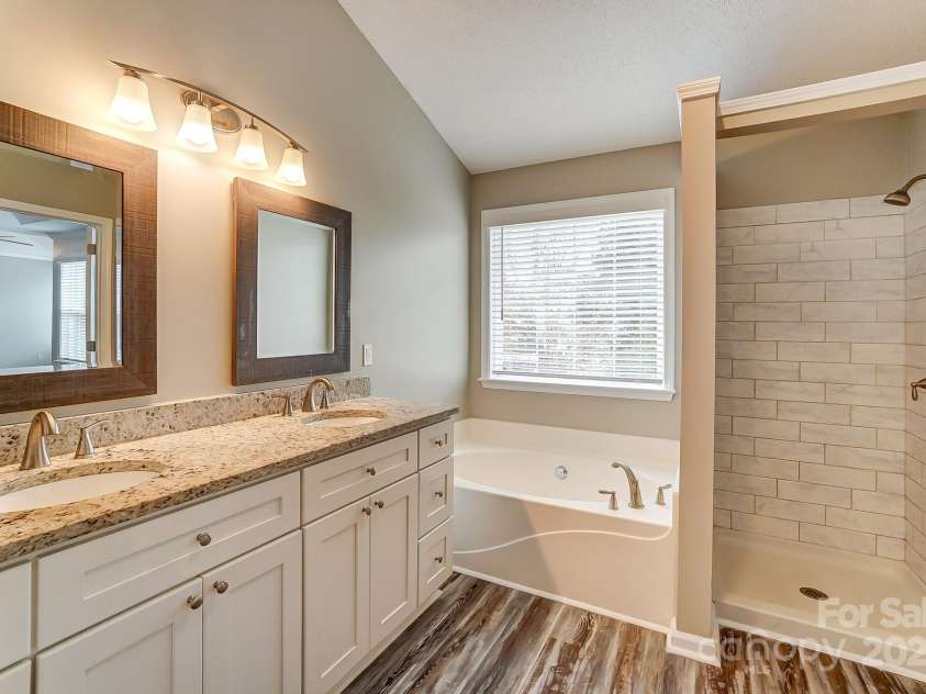 12332 Ridge Cove Circle, Charlotte, NC 28273.  MLS# CAR4230545, YatesRealty ID 8415. 