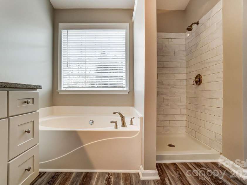 12332 Ridge Cove Circle, Charlotte, NC 28273.  MLS# CAR4230545, YatesRealty ID 8415. 