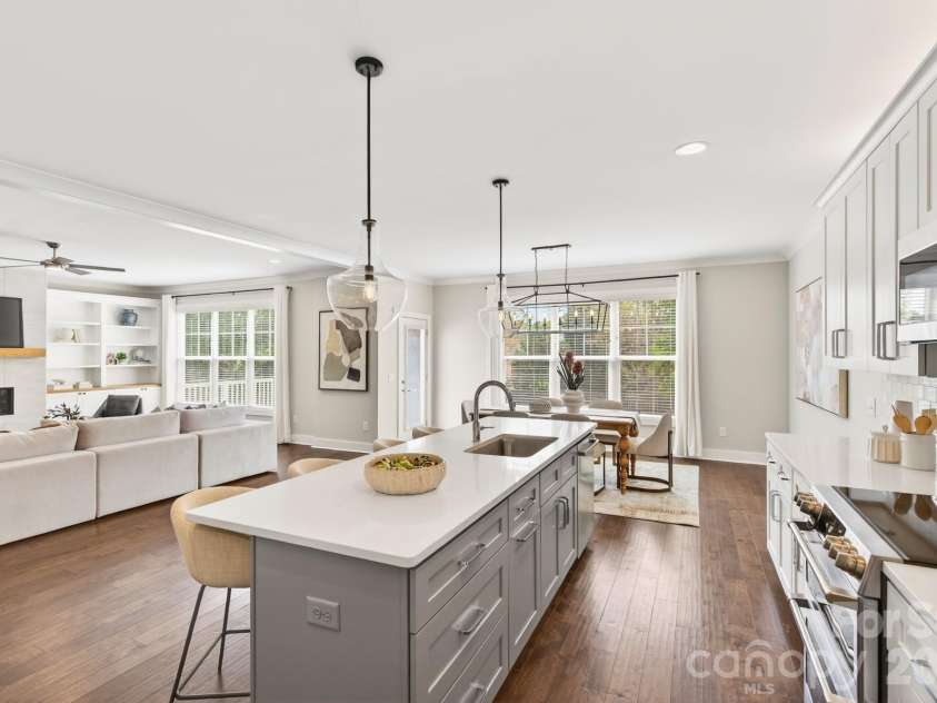 1316 Ordermore Avenue, Charlotte, NC 28203.  MLS# CAR4357333, YatesRealty ID 8415. 