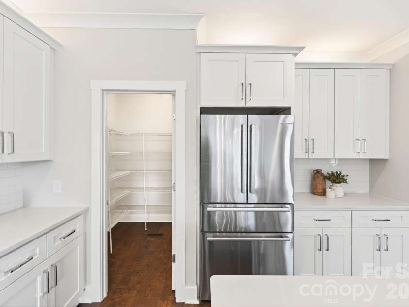 1316 Ordermore Avenue, Charlotte, NC 28203.  MLS# CAR4357333, YatesRealty ID 8415. 