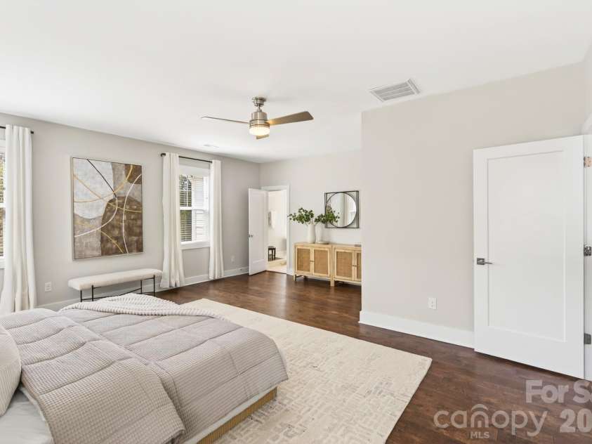 1316 Ordermore Avenue, Charlotte, NC 28203.  MLS# CAR4357333, YatesRealty ID 8415. 
