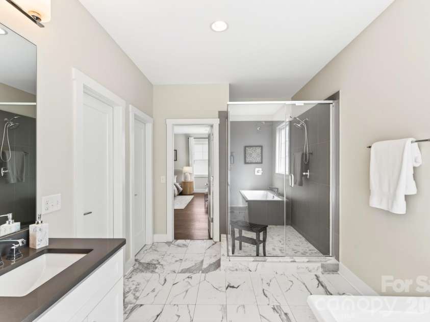 1316 Ordermore Avenue, Charlotte, NC 28203.  MLS# CAR4357333, YatesRealty ID 8415. 