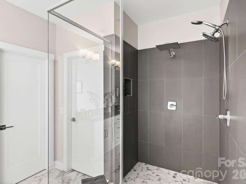 1316 Ordermore Avenue, Charlotte, NC 28203.  MLS# CAR4357333, YatesRealty ID 8415. 