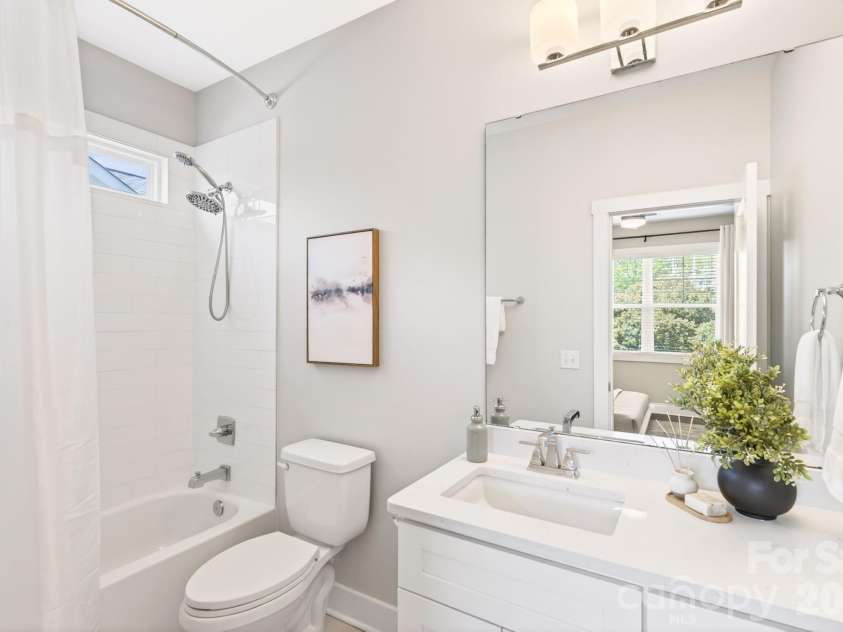 1316 Ordermore Avenue, Charlotte, NC 28203.  MLS# CAR4357333, YatesRealty ID 8415. 