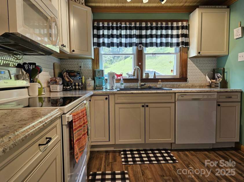 11267 Rush Fork Road, Clyde, NC 28721.  MLS# CAR4292382, YatesRealty ID 8416. 