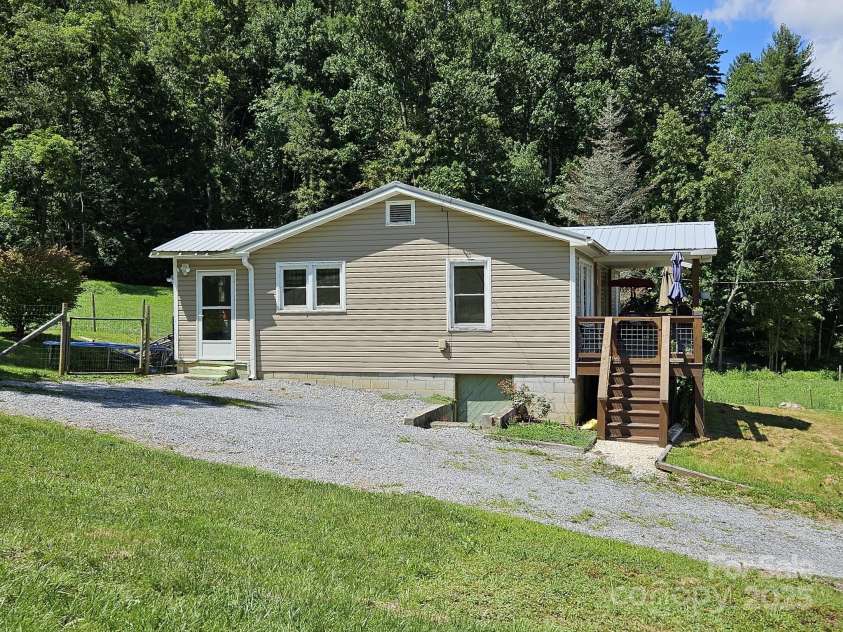 11267 Rush Fork Road, Clyde, NC 28721.  MLS# CAR4292382, YatesRealty ID 8416. 