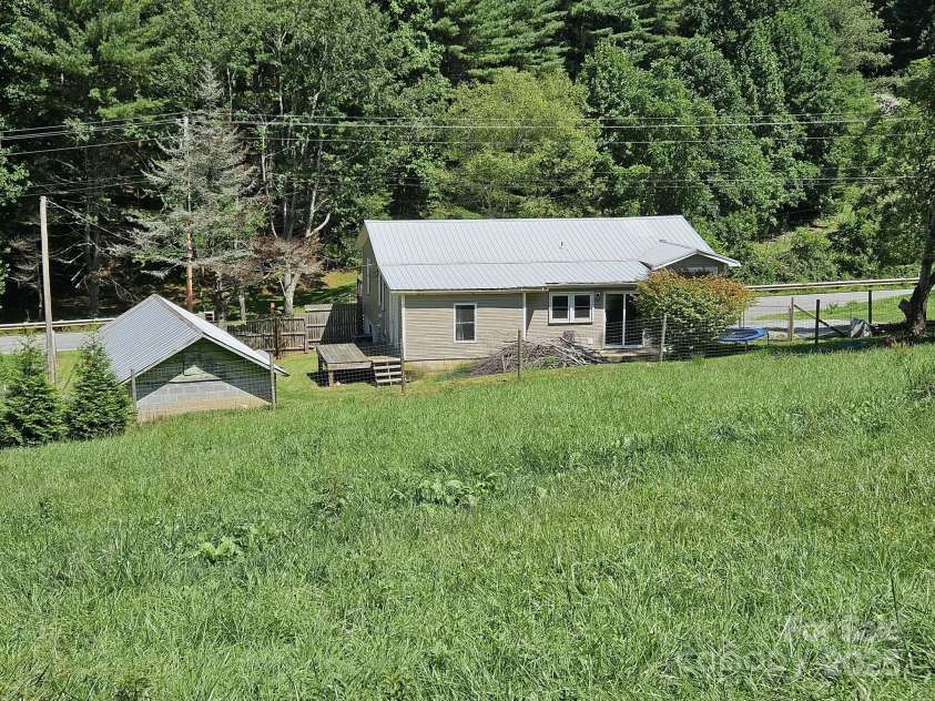 11267 Rush Fork Road, Clyde, NC 28721.  MLS# CAR4292382, YatesRealty ID 8416. 